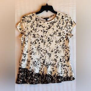 Simply Vera Women's Black and Cream Asymmetric Top  Size Medium